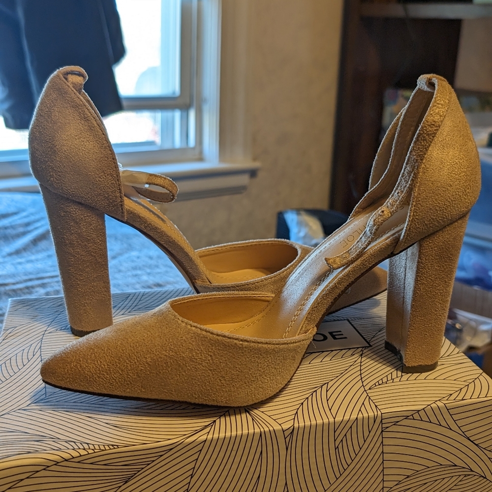 Dressy shoes